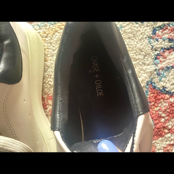 chase and Chloe sneaker - Picture 4 of 7